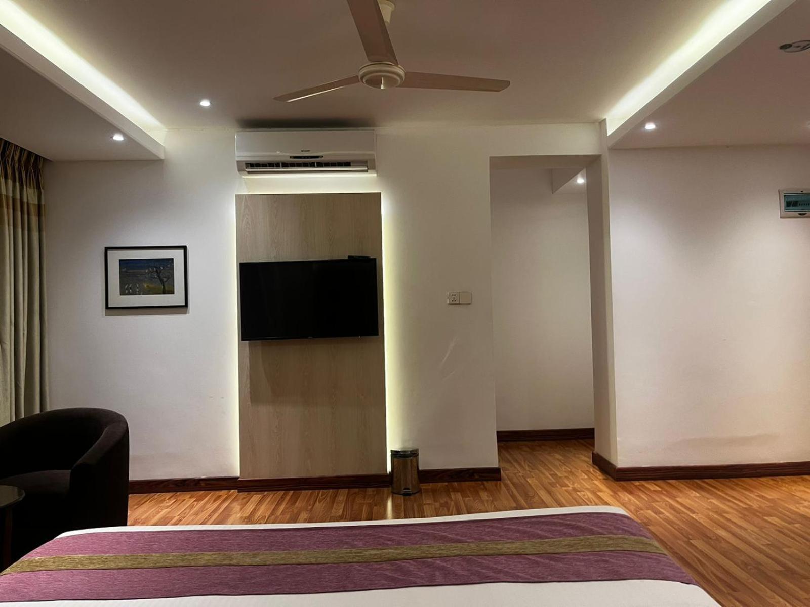 ראג'שאני Royal Raj Hotel מראה חיצוני תמונה