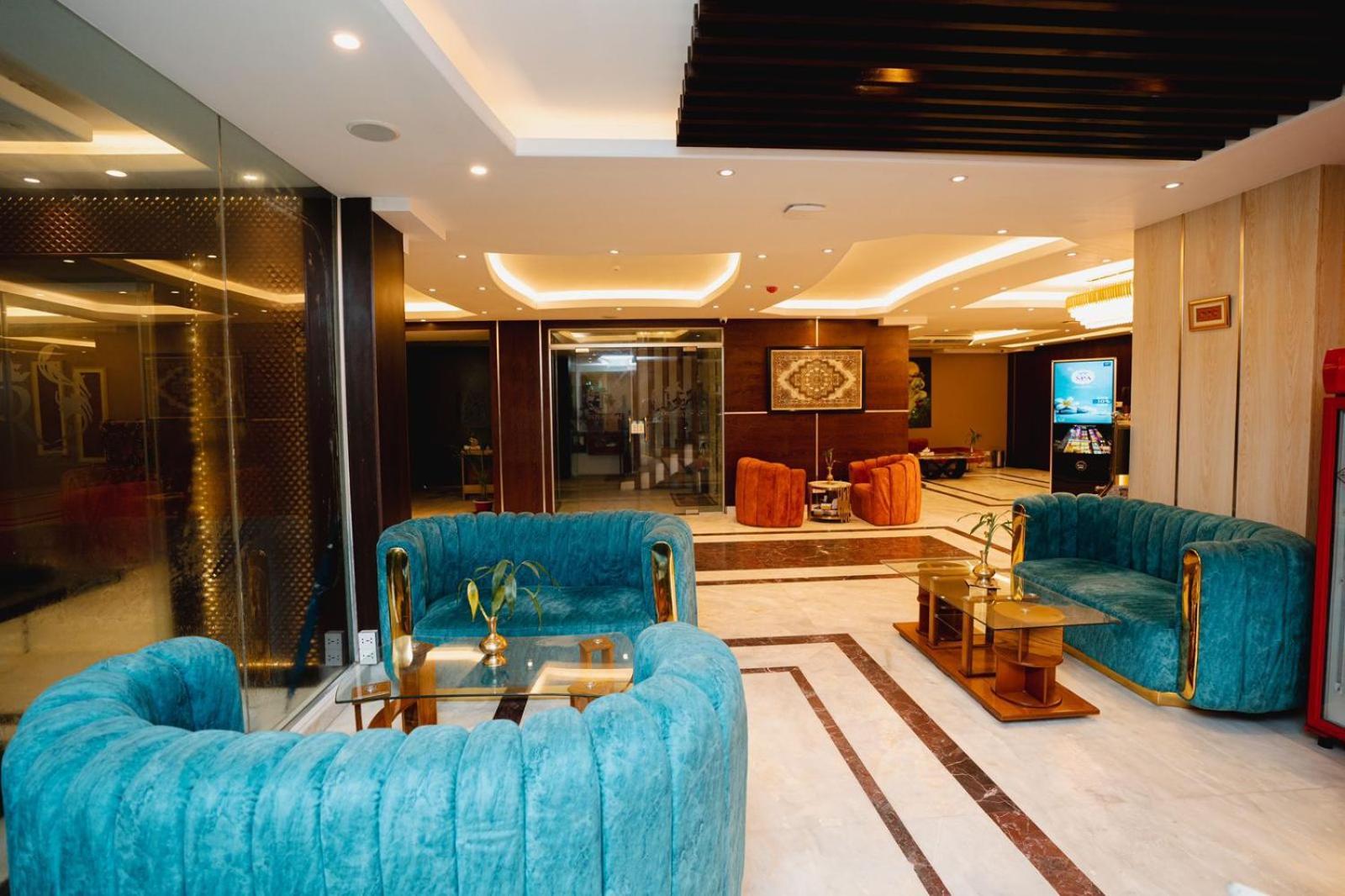 ראג'שאני Royal Raj Hotel מראה חיצוני תמונה