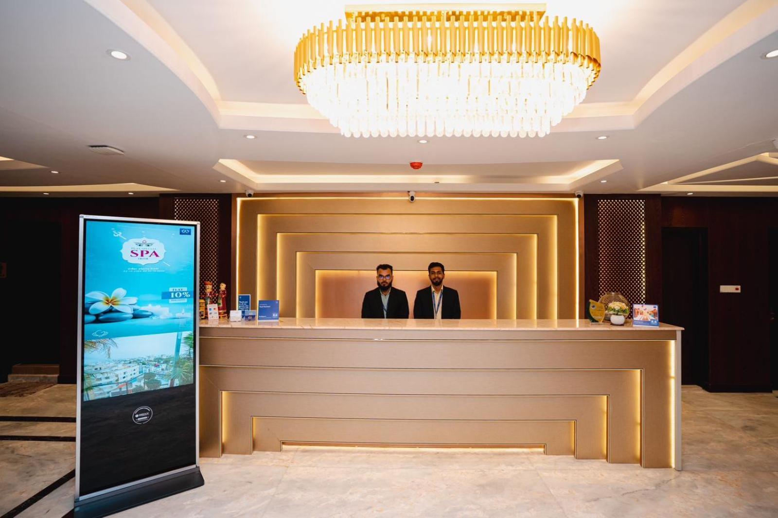ראג'שאני Royal Raj Hotel מראה חיצוני תמונה