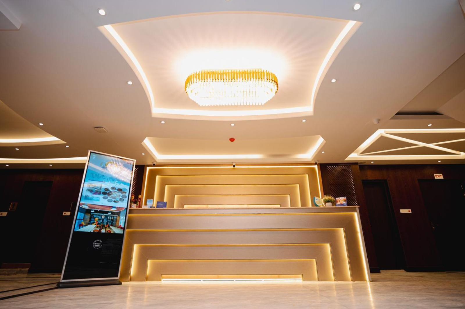 ראג'שאני Royal Raj Hotel מראה חיצוני תמונה