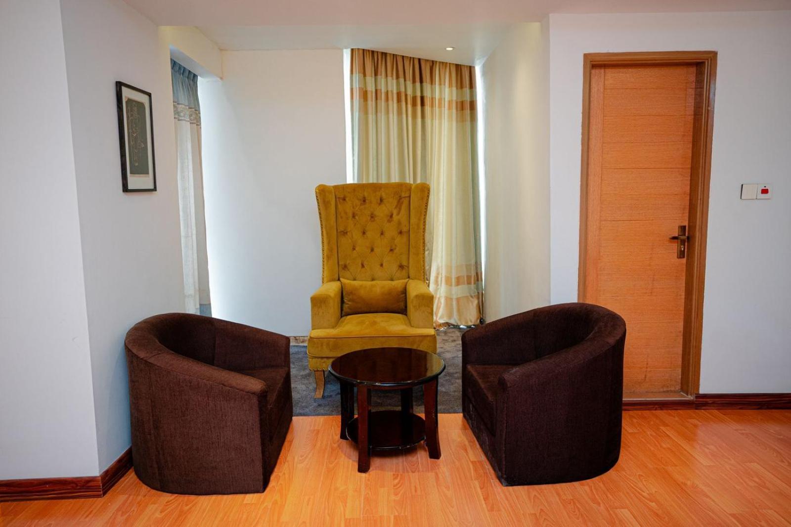 ראג'שאני Royal Raj Hotel מראה חיצוני תמונה