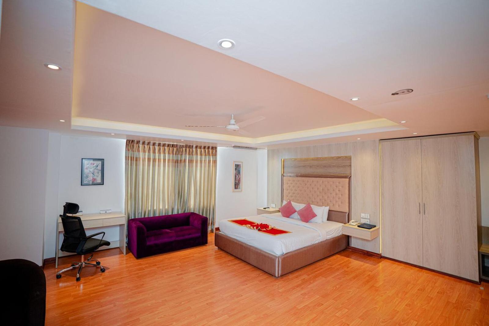 ראג'שאני Royal Raj Hotel מראה חיצוני תמונה