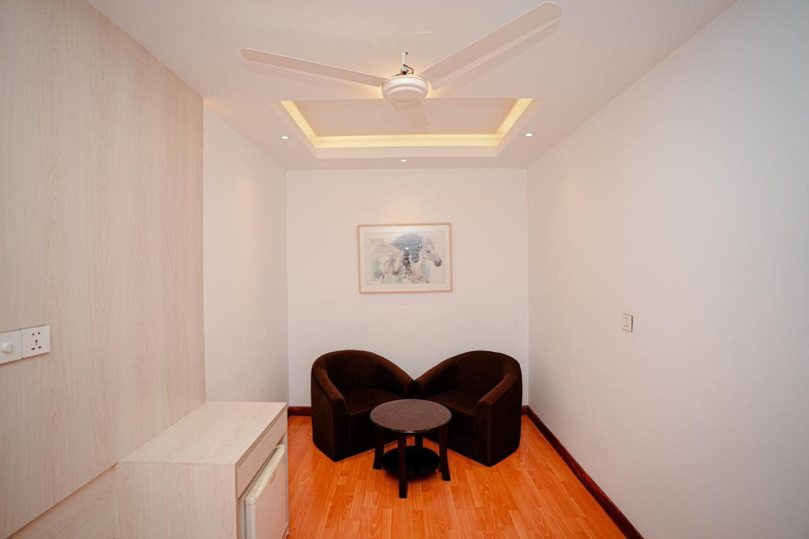 ראג'שאני Royal Raj Hotel מראה חיצוני תמונה